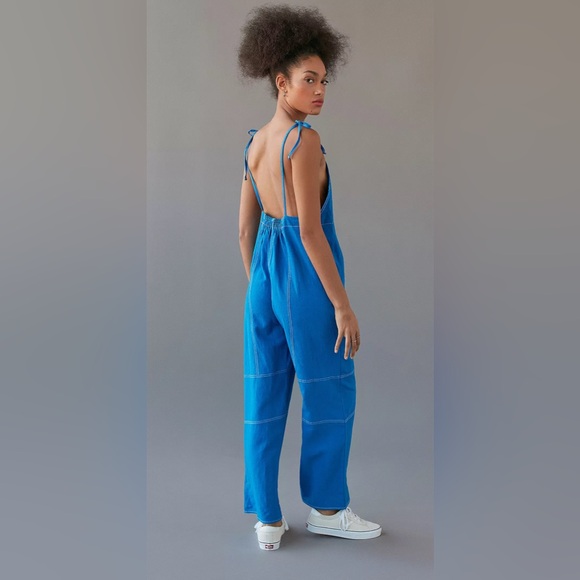 UO Harley Loose Fit Linen-Blend Dungarees - Picture 1 of 10